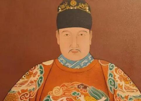明穆宗在位时，经常被大臣欺负，在朝堂上经常连大气也不敢出，就会说俩字“退朝！”但