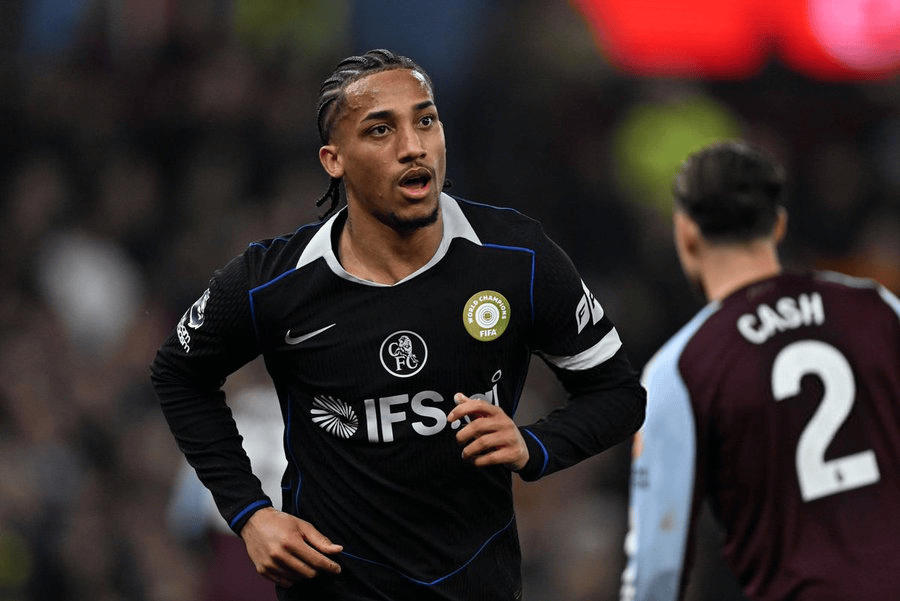 天体：马雷斯卡更多把佩德罗当10号位，而罗西尼尔让他顶9号