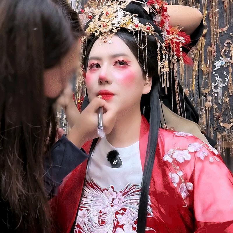 圭贤OMG你吓到我啦SJ圭贤到了景区也得化网红妆 SJ圭贤到了景区也得化网红妆—