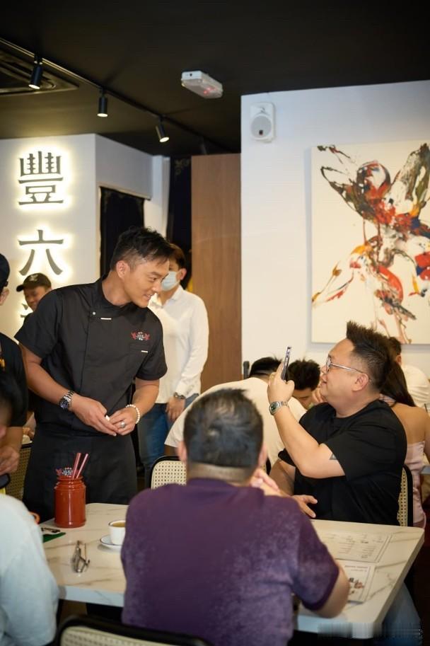 庄思敏杨明共患难十年即将成婚宣布双喜临门
我知道一听到双喜临门这个标题大家肯定会