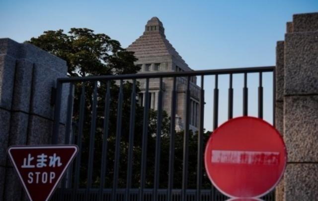 日本人曾向中国投资了15亿，在山东租下了1500亩地，居然什么都不种，还用铁板围
