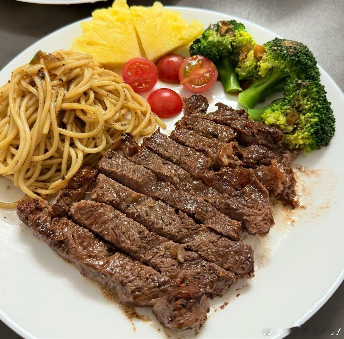 今日午饭牛排🥩 