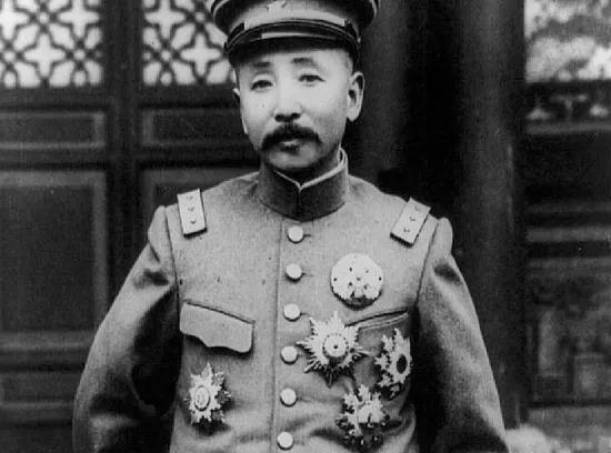 1918 年那会，张作霖打发手下的大将韩麟春揣着 50 万大洋跑去上海买兵工机器