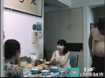 生活中估计还真的有婆媳、儿子，三个人都下不了台阶的事儿。
男人打自己的女人，耳瓜