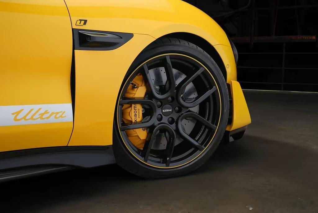 用车辆事故进行对轰毫无意义任何事故驾驶员都是第一责任人，和是什么车，用什么手机没