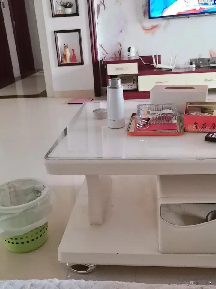 孙杨其实对他老婆挺好的。
还给她买了辣条、鸡腿。
他们是非常相爱的。
没毛病。