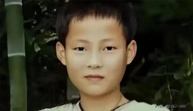 2003年安徽一男子上山挖笋失足坠亡，不料，10年后，他的亲生儿子不顾村里邻居的