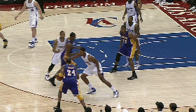 科比充分把脚步，运球以及急停跳投结合起来，姿势优雅，命中率高