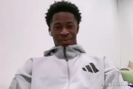 76人球员VJ-埃奇库姆今日在一档节目中表示，只要乔尔-恩比德保持健康，76人本