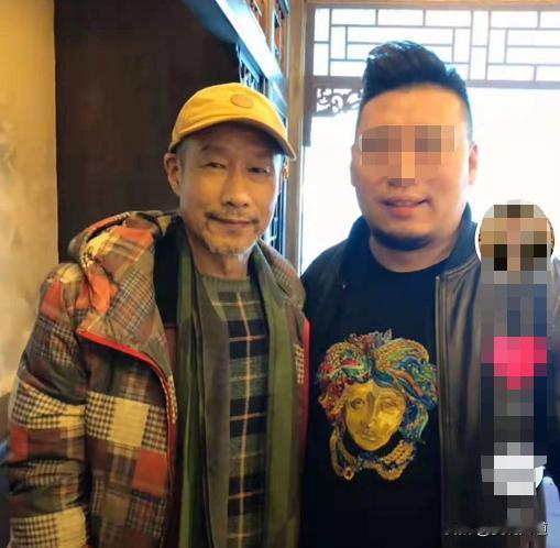 别让善良喂了白眼狼！给所有继父的血泪忠告
 
你以为是骨肉亲情，掏心掏肺倾尽所有