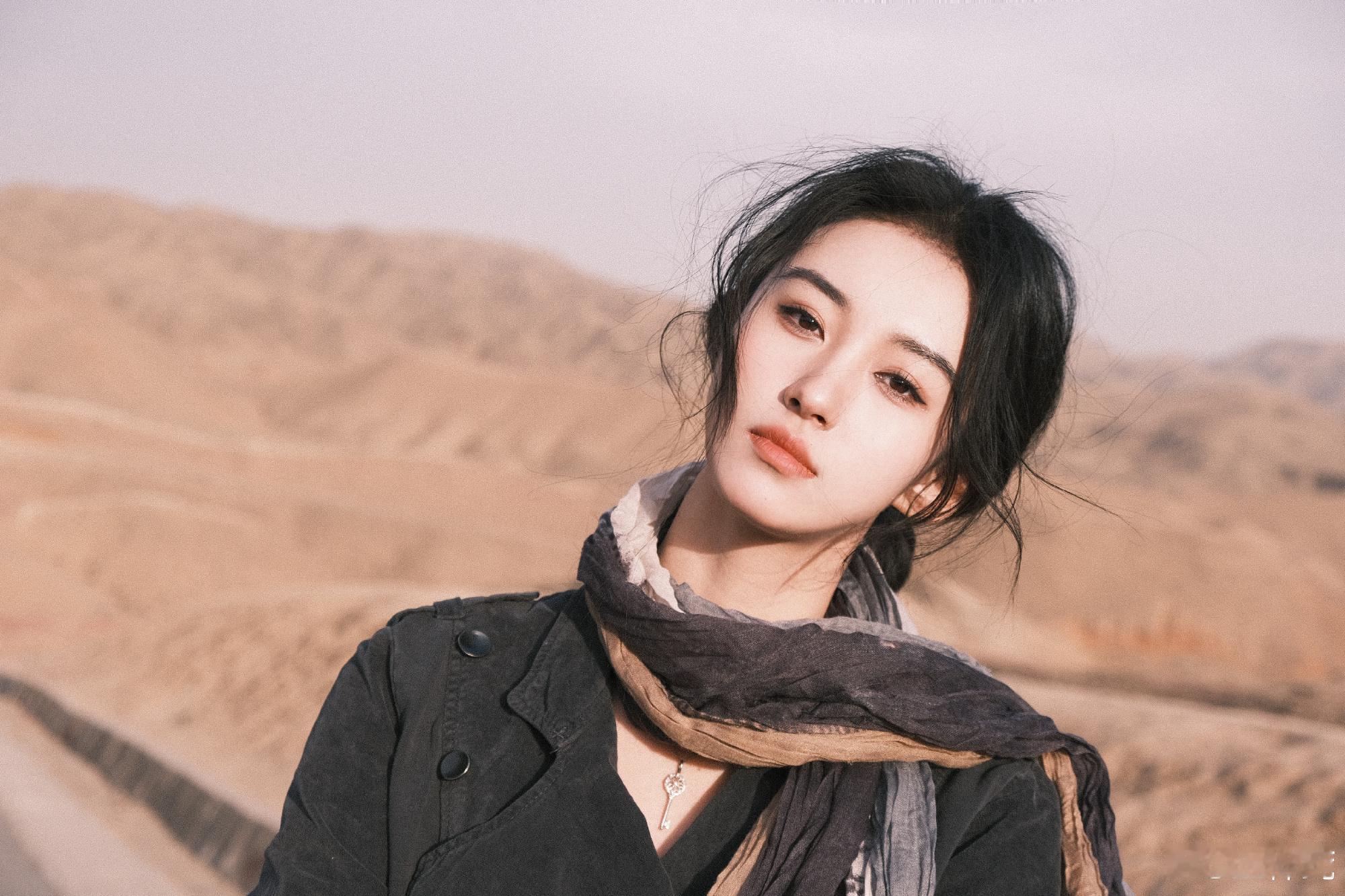 00 花王梓莼因 “不认识” 话题受到关注，大家好奇她有什么作品，其在剧中的自然