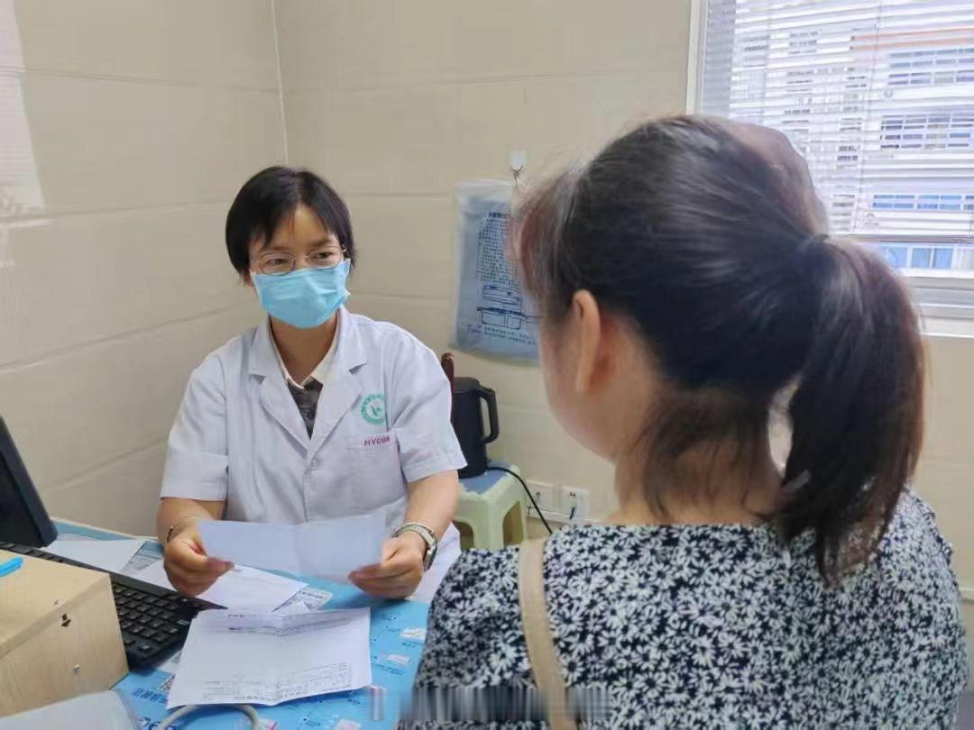 大厂离职员工教300万村医学AI八成基层医生不会用AIai它能帮医生省不少事，比