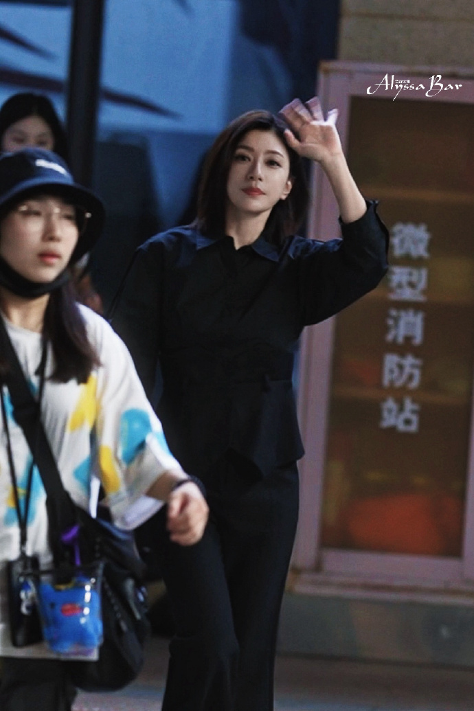  谁懂啊！等了好久的富婆与年下捞男终极拉扯终于杀青啦～ 贾静雯状态封神，搭档陈靖