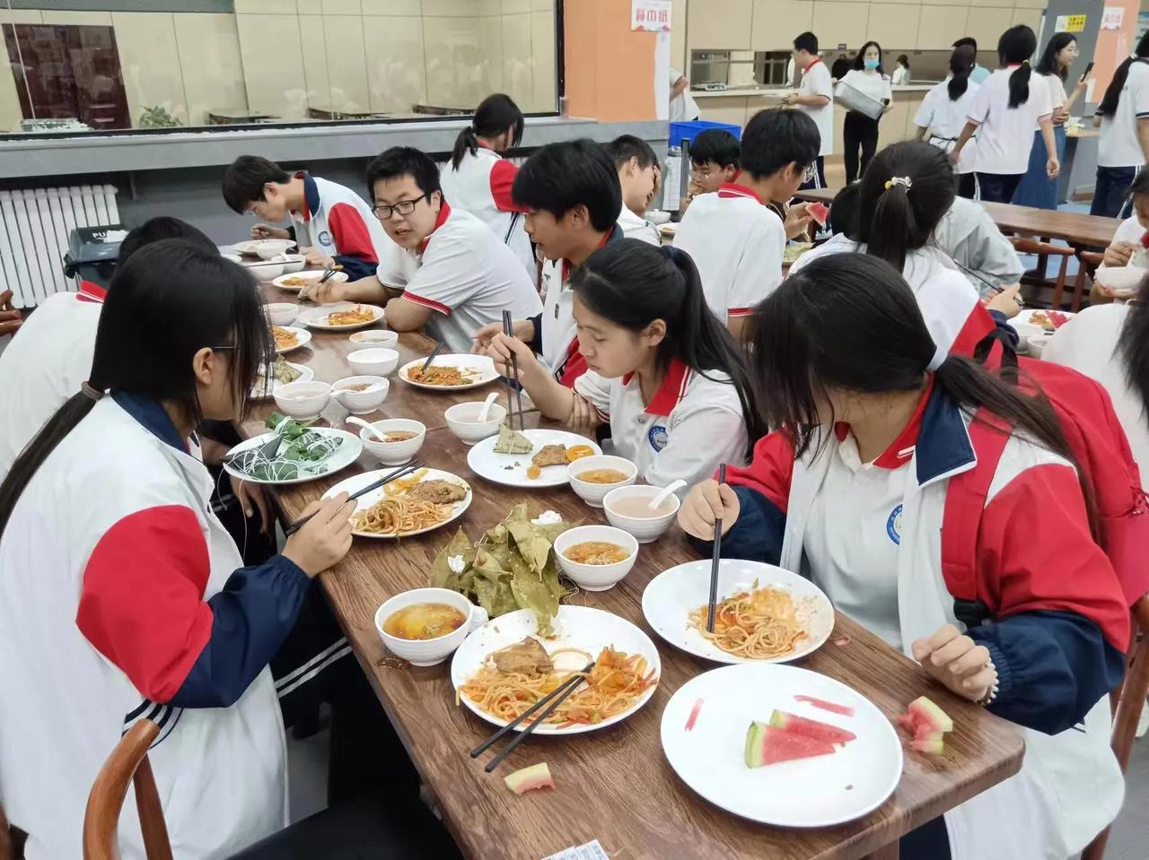 咸阳梦圆职业学校
午餐
