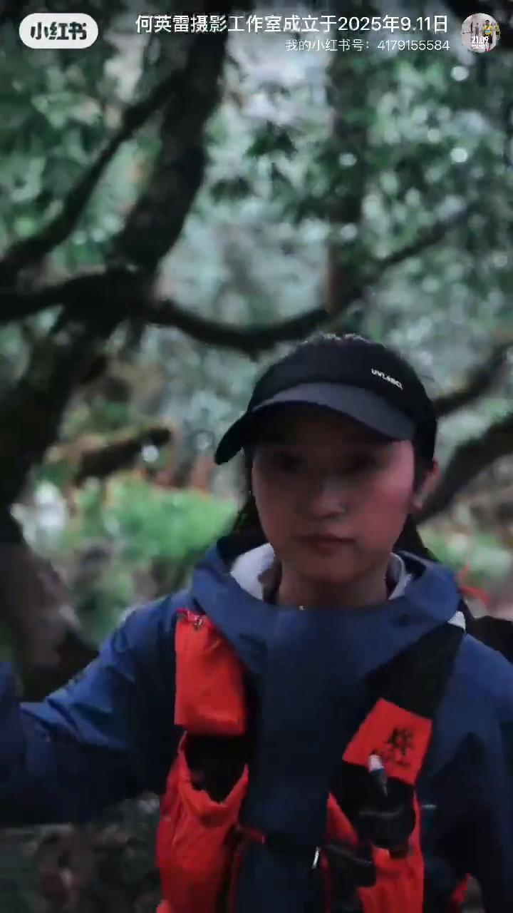 何英雷摄影工作室成立于2025年9.11日。
我也曾像个傻子，拼命的爱你，拼命的