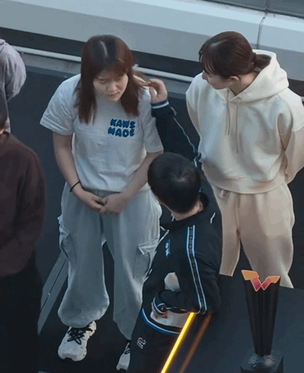 不是，宝贝你怎么又撩起了第二根藤 