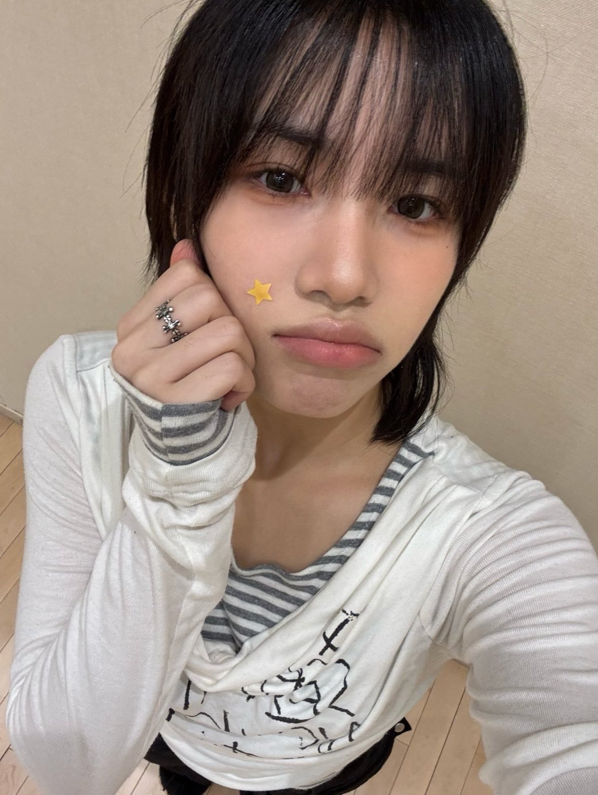 YOUNGPOSSE DOEUN 🐈⬛🖤 