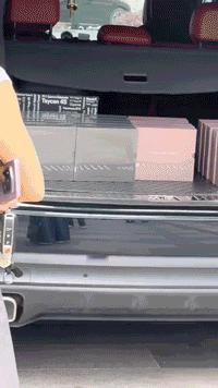 看到网上的荣耀线下活动现场照，想起我刚刚入手的冰莓粉#荣耀Magic6# RSR