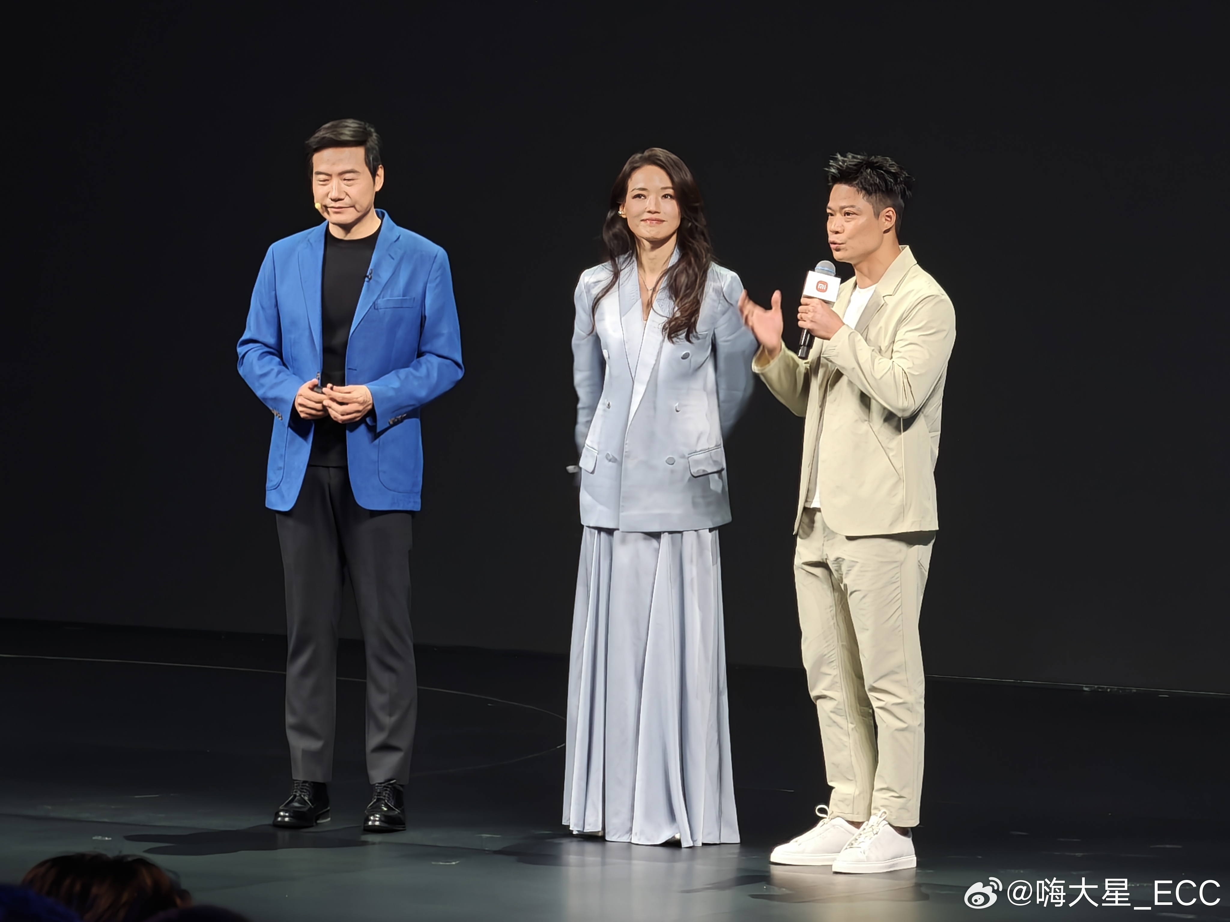 发布会见到舒淇和苏炳添本人了！谐音梗圆满成真，舒淇×SU7双向奔赴和SU7同框这