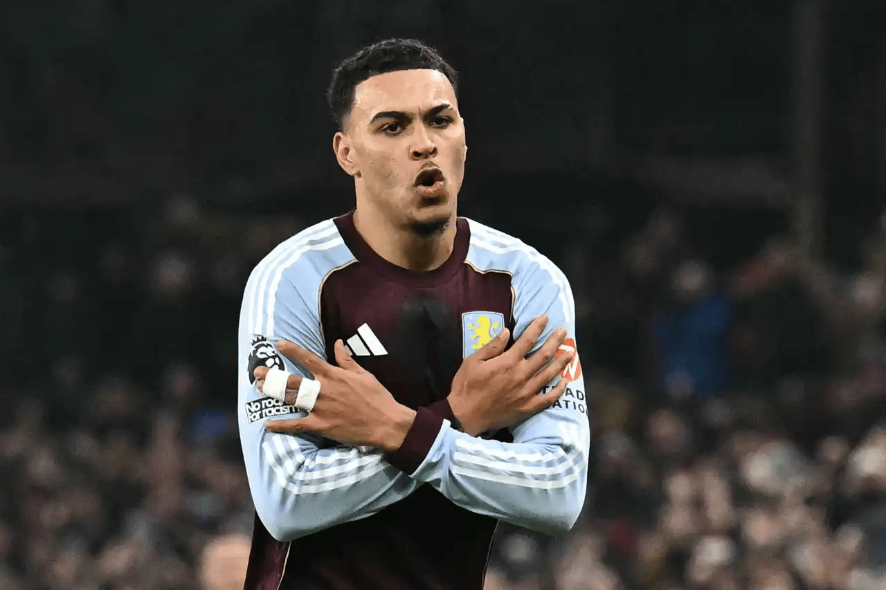 记者：罗杰斯愿前往其他联赛踢球，他很欣赏巴黎主帅恩里克