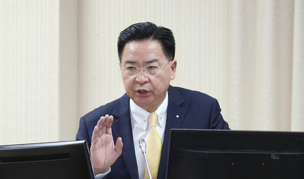 自己没本事，甩锅却一流！被讽“断交部长”的“顽固台独分子”吴钊燮日前接受《华盛顿
