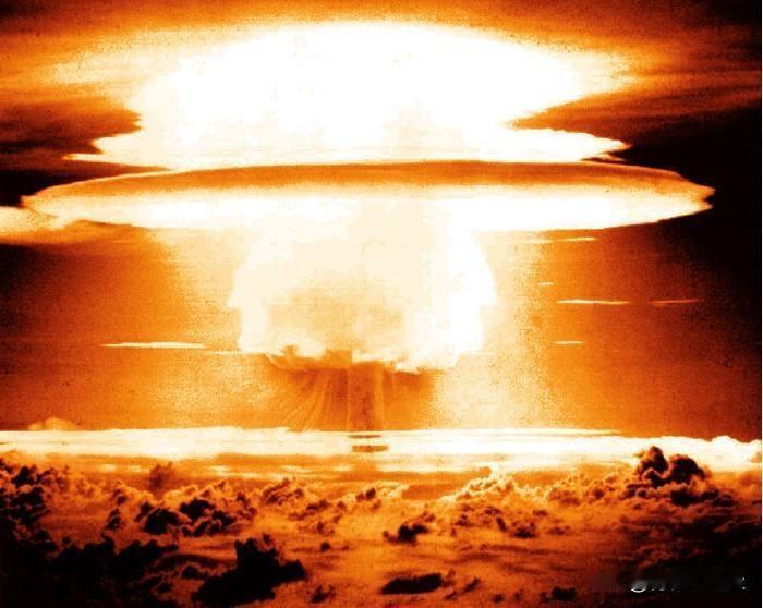 美国最大的核爆炸事故，也创造了美国最大当量的大气层核爆炸试验记录。
1954年3