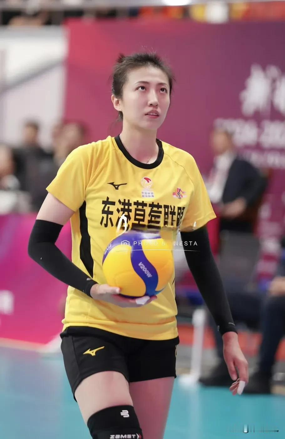 万万没想到，中国女排，二传丁霞，变身接应，拿下7分，9扣5中，2个发球，在202