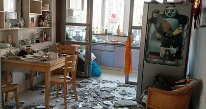 家里吊顶混凝土脱落，如何维权？