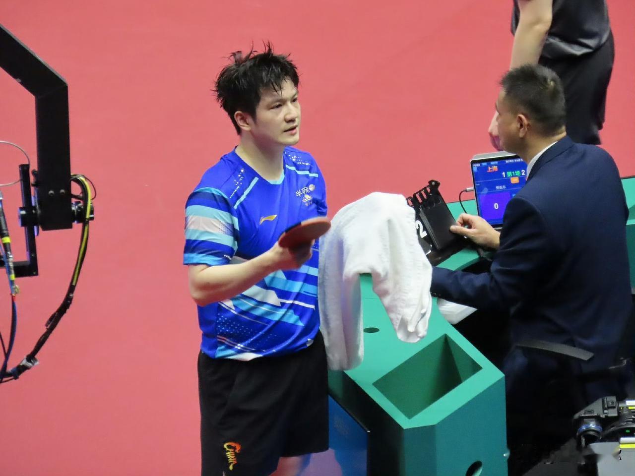 樊振东打王楚钦这场比赛我非常在意，这块金牌我非常渴望樊振东拿到。因为这是他奥运后