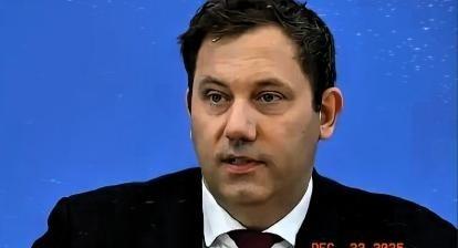 刚从中方访问回国的德国财政部长克林拜尔，在德国接受采访时警告说：我在中国已经亲眼