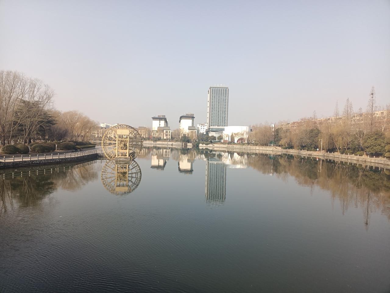 2月13日腊月二十六，春节将至，天气晴朗，风和日丽，马到成功福运来！（图片来源：