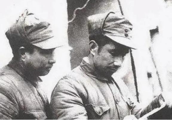 1958年，军委大会批斗粟裕，轮到心腹爱将陶勇发言，全场死寂。他上台一句话，满屋