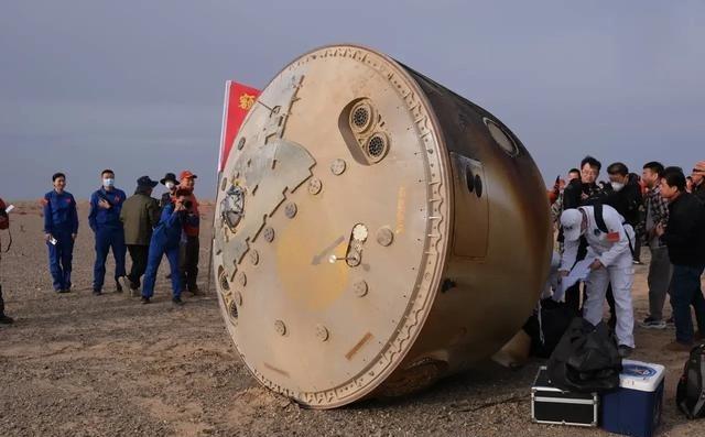 神舟二十号 ，悄悄的降落在东风着陆场了，没有现场画面，只有文字信息。
神舟二十号