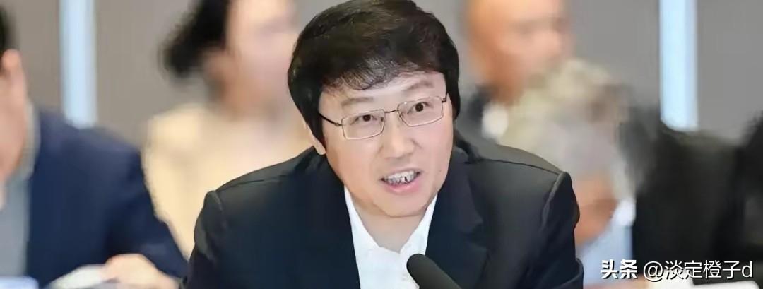 双院士掌舵引热议
 
华工迎来新任校长杨中民。
2月27日教育部发布人事任免。唐