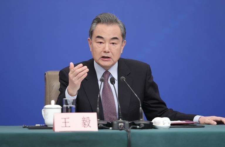 咱们外长最近跑了一趟欧洲，一口气走了阿塞拜疆、克罗地亚、黑山和保加利亚。很多人以