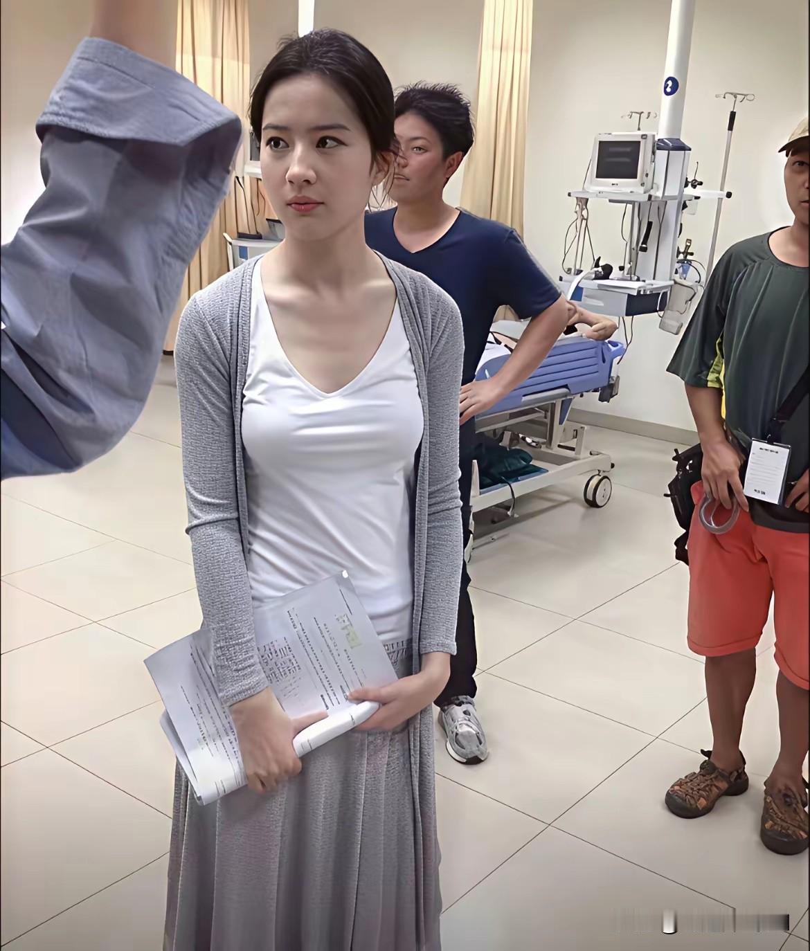 你能知道我每天最幸福的事情是什么吗？就是睁开眼睛就来头条上看看



每天都会给