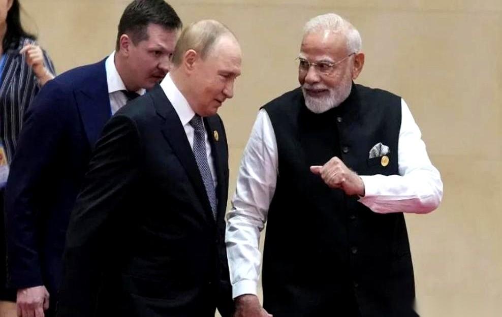 一口气，3000万桶。
印度这单下得，我都替他们手抖。前阵子还躲着走的俄油，现在