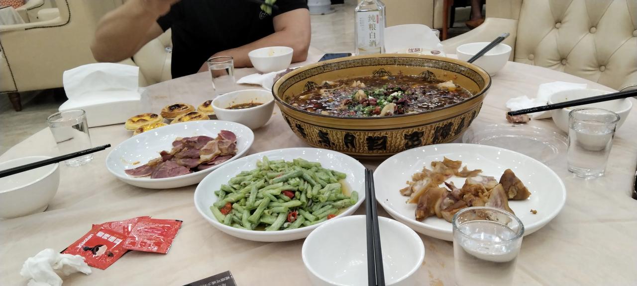 生活充满着快乐！