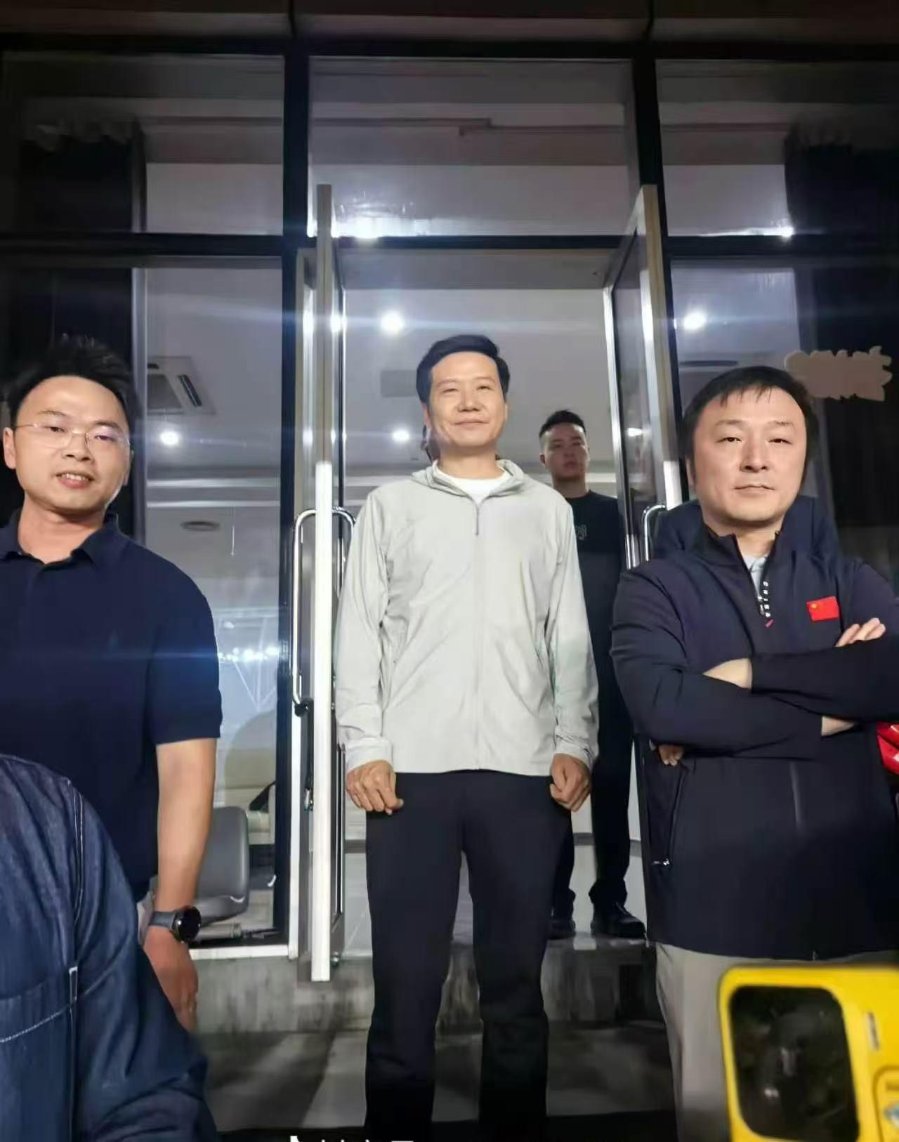 "左右护法"[泪奔] ​​​