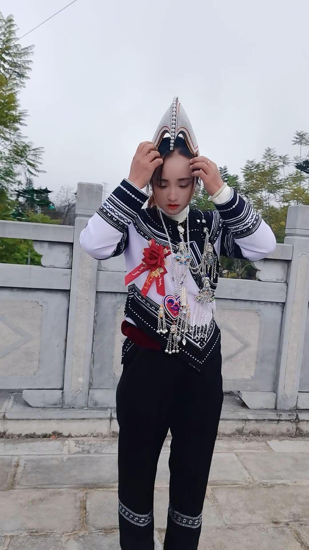 少数民族风情 少数民族服饰 少数民族