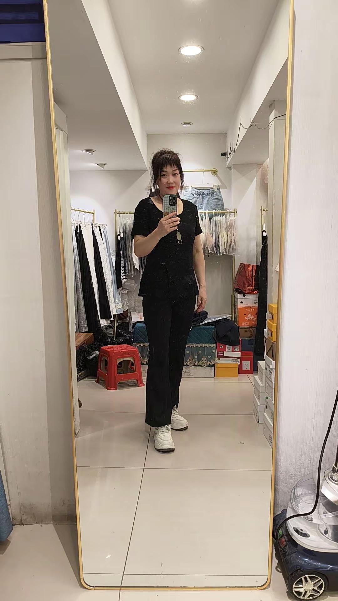 难怪每次去实体店买衣服当时照镜子确实好看，拿回家在穿就后悔…胖人都拍瘦十几斤😇