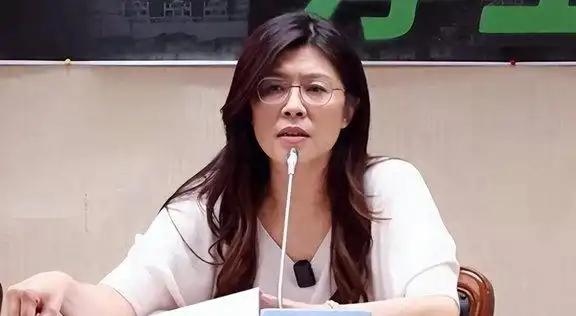 若到2028年台湾地区选举，国民党可供选择的人选基本不出四人，首位便是韩国瑜。他