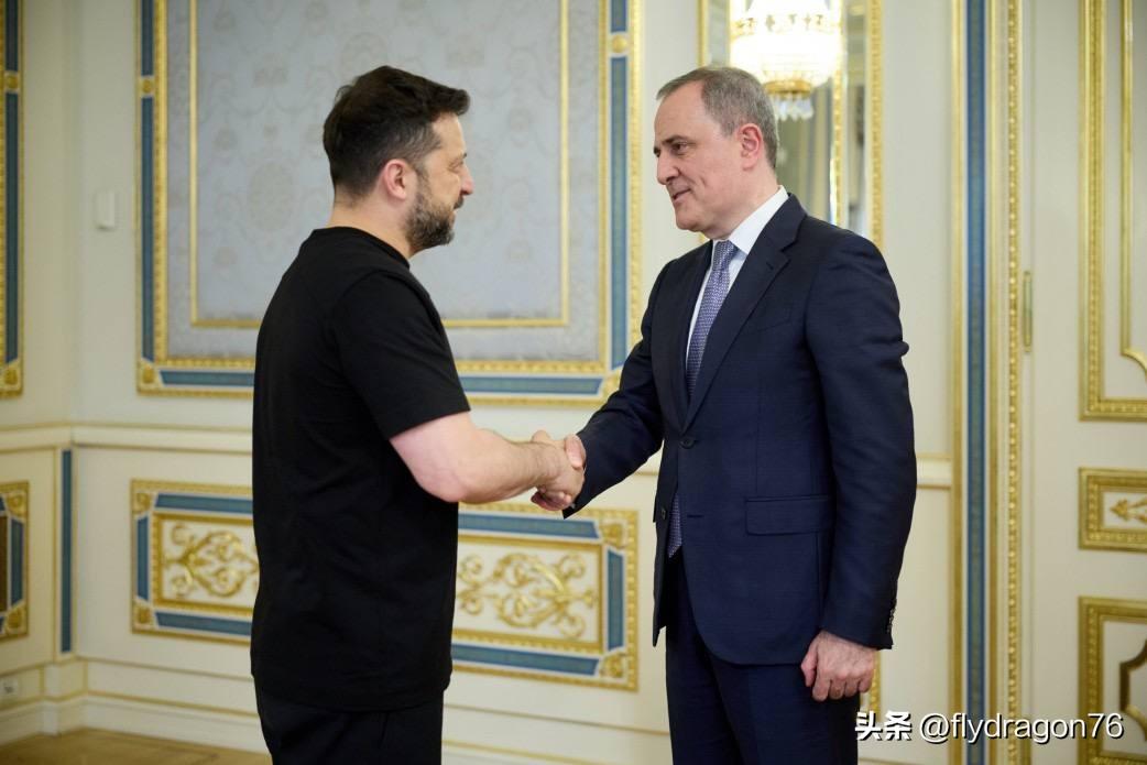 🇺🇦 🇦🇿 乌克兰与阿塞拜疆防务合作的发展

8月6日，乌克兰总统弗拉基