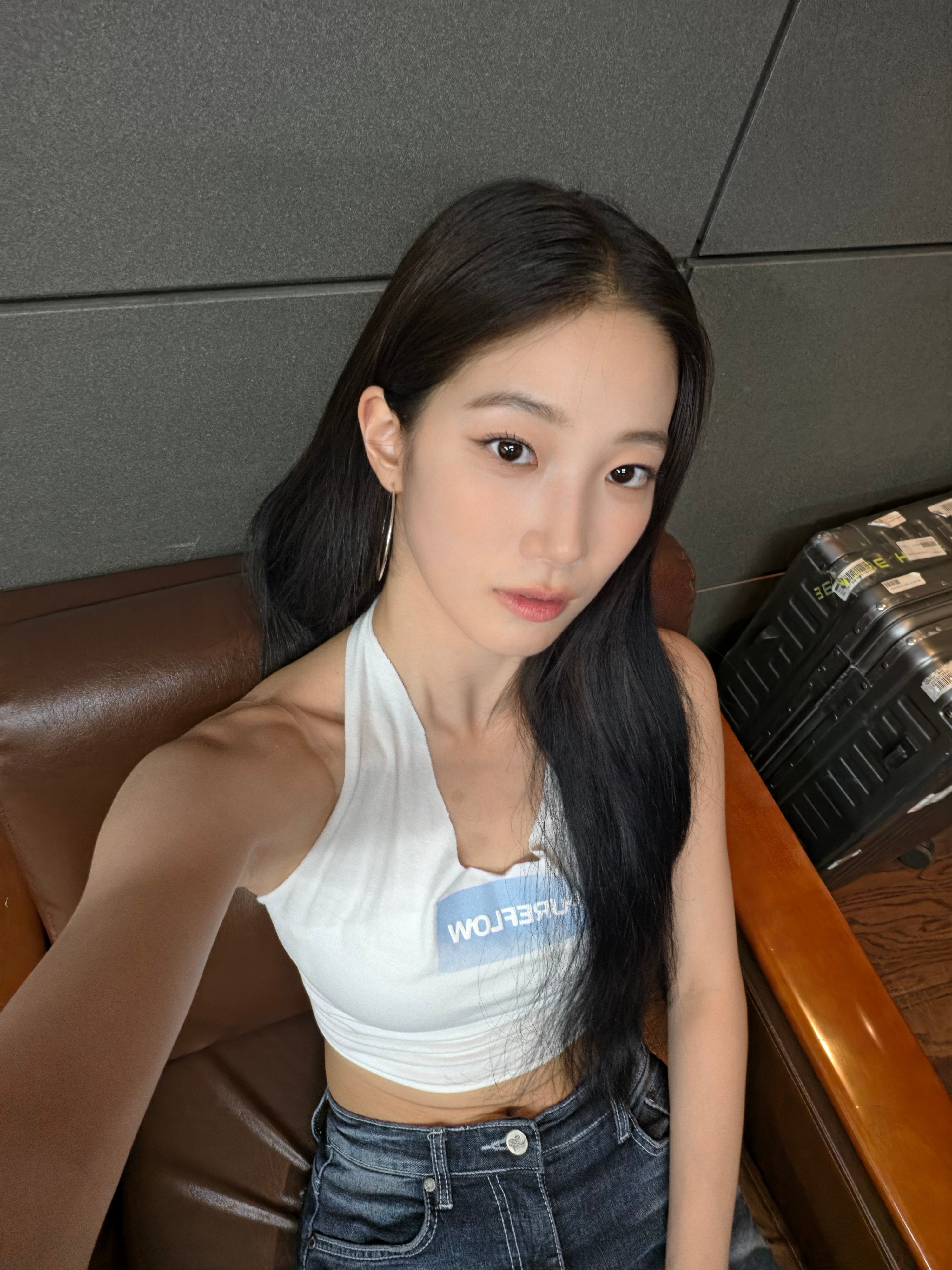 这个造型不应该只有半身自拍吧