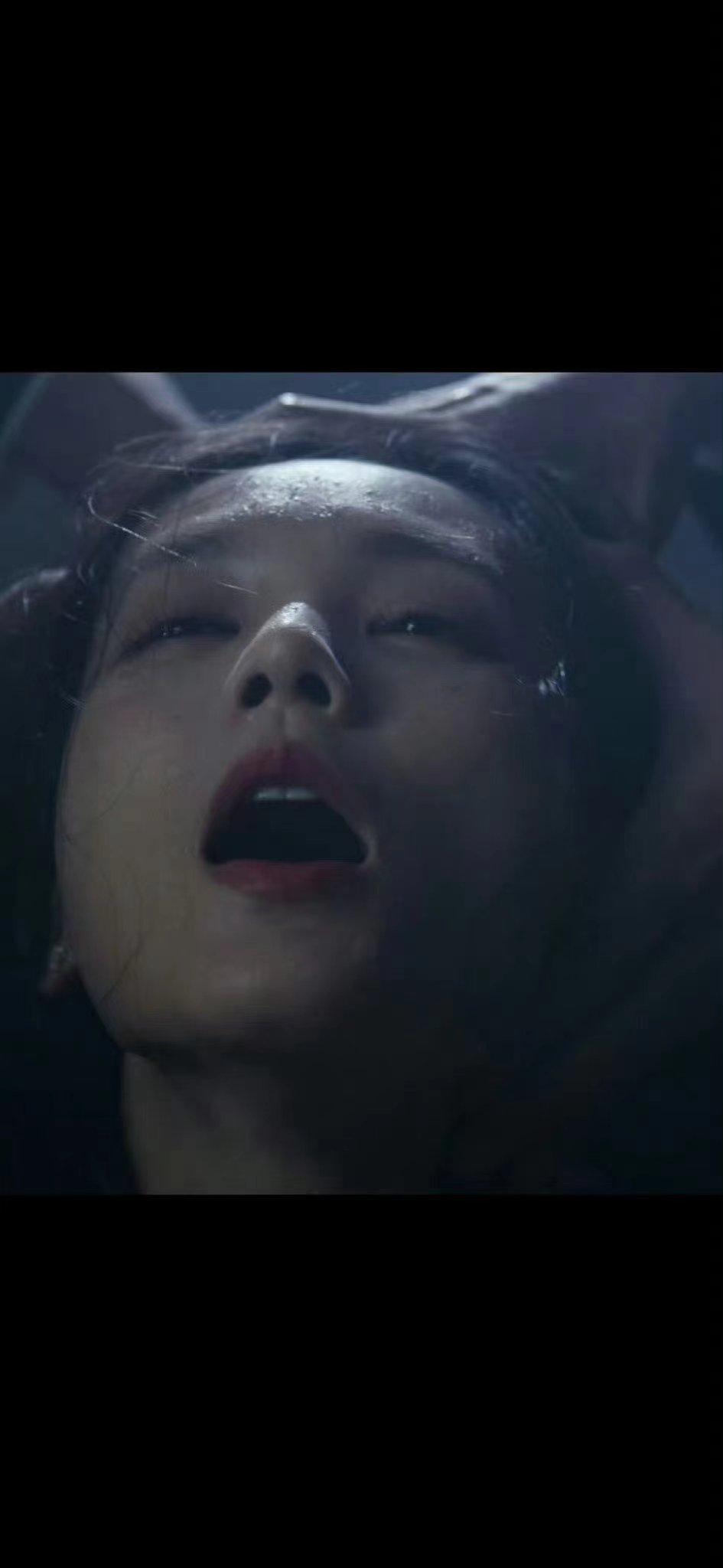 李一桐的演技还是在线的，看看这表情。
可以
以假乱真了
大家觉得李一桐的演技如何