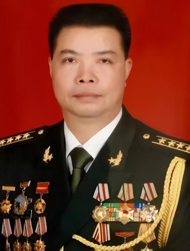 1985年，我军一侦察兵过境执行任务，可在与巡逻越军相遇时，被认了出来。

边境