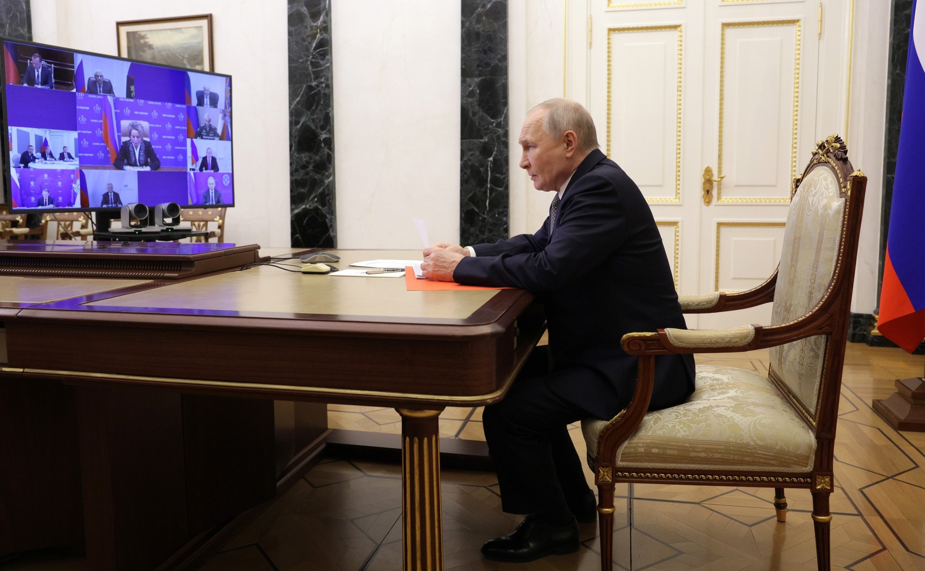 瓦洛佳小朋友  与联邦安全会议常务委员的会议总统以视频会议方式与俄罗斯联邦安全会