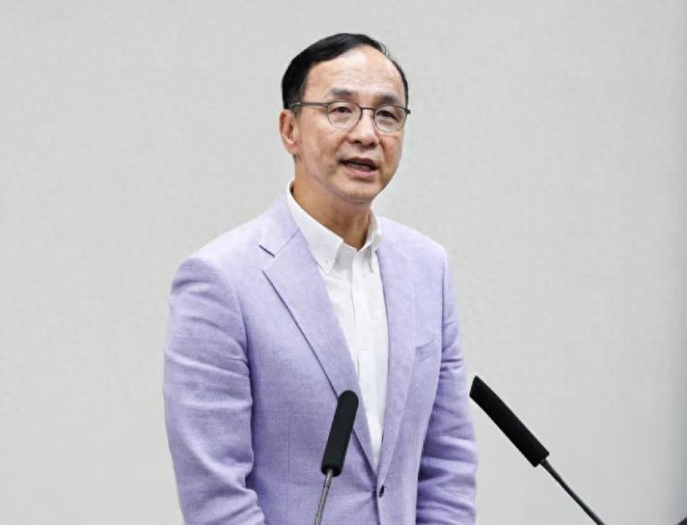国民党交接，朱立伦却先“清空”了党中央！他10月22日在中常会宣布，所有一级主管