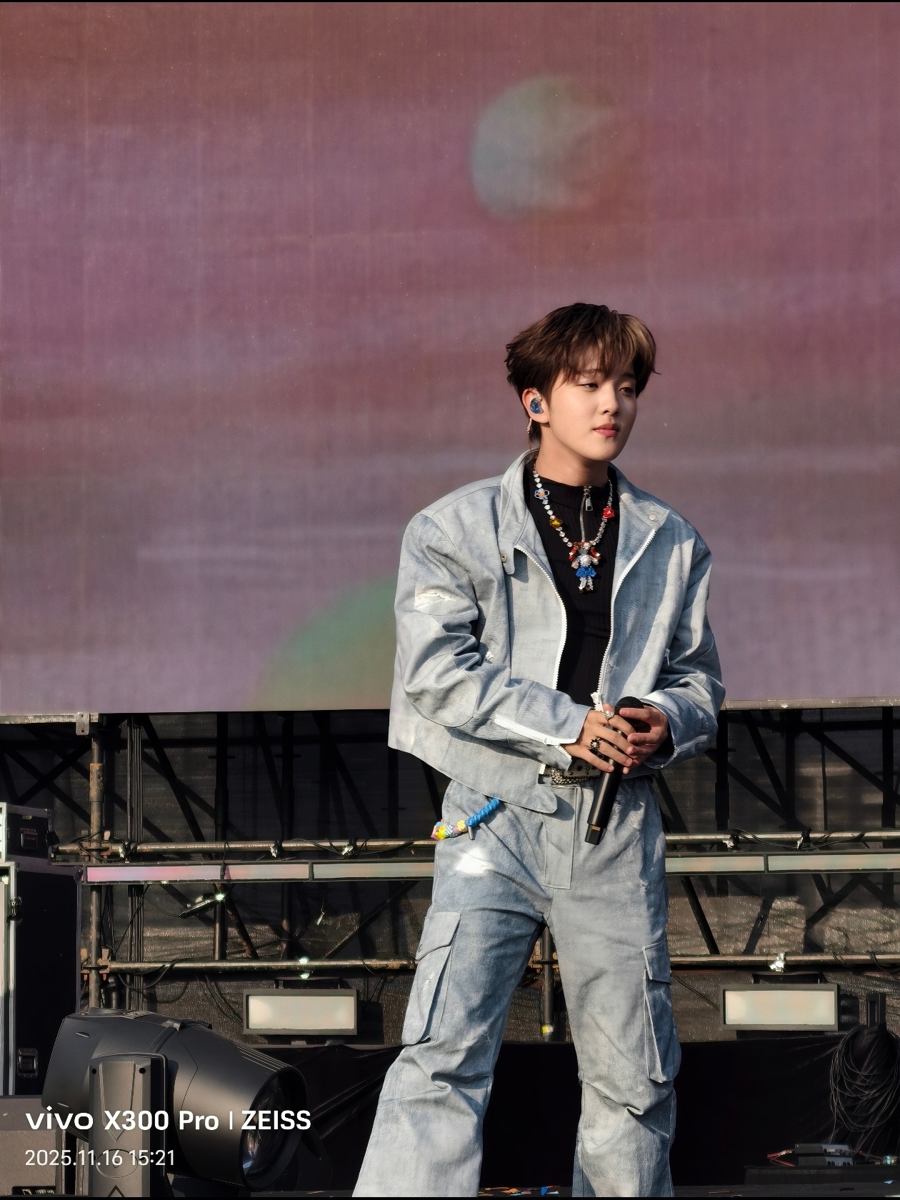 毫不夸张的说用了vivox300 你就是站姐！！ 