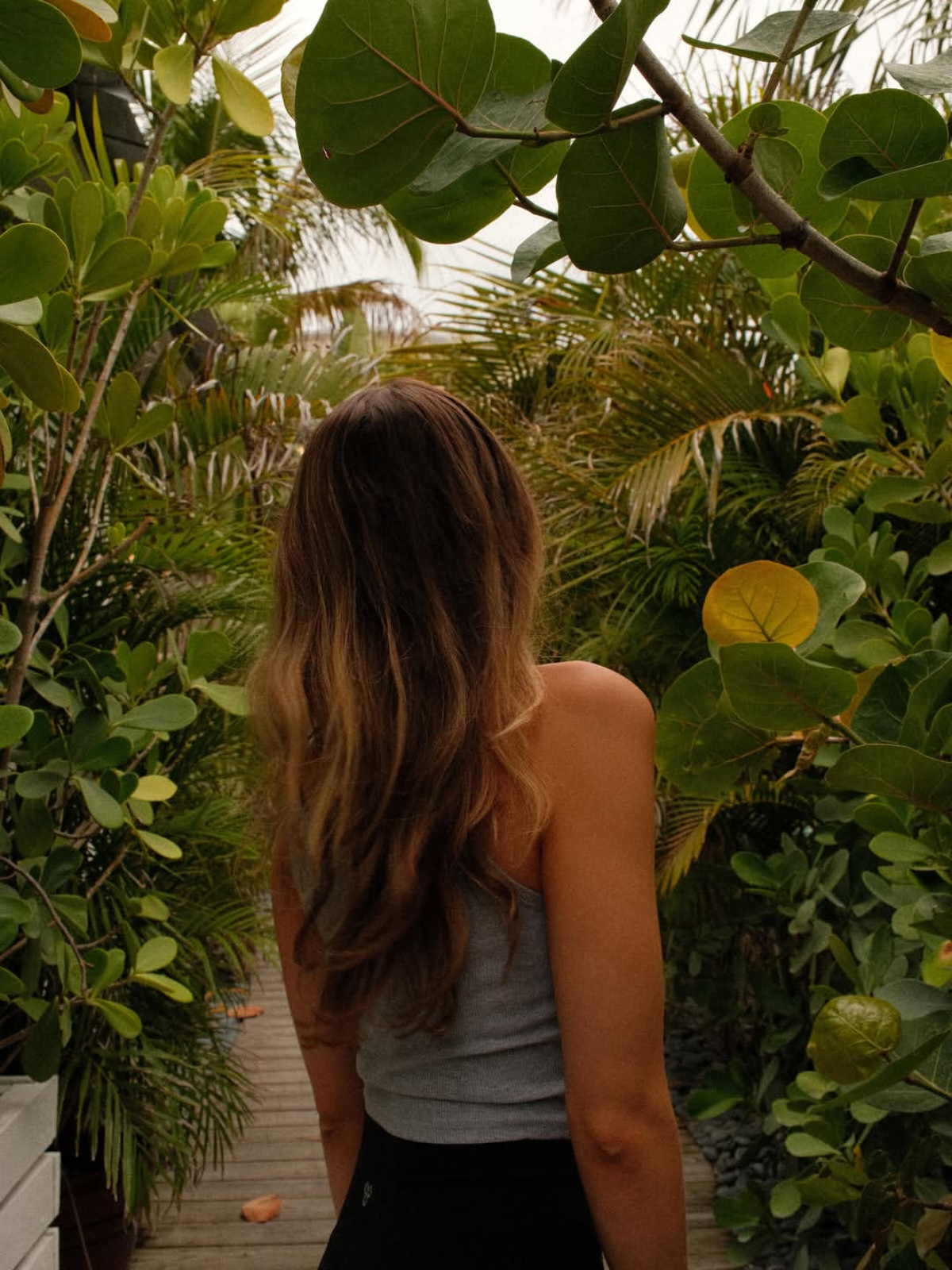 danielleroserussell no thoughts just vib
